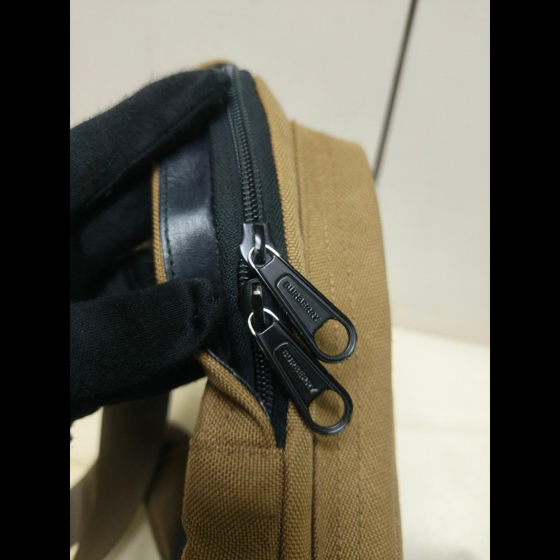 ㊣✨ Burberry✨博柏利 褐綠色 印字 布面 直立 胸前包 胸包 斜跨包 單車包/二手精品/保證正品🌳二手樹屋🌳-21