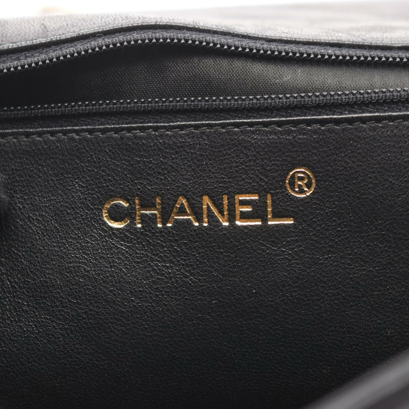 香奈兒 (CHANEL) 絎縫斜背包，羊皮材質，黑色，金色五金，二手女款-3