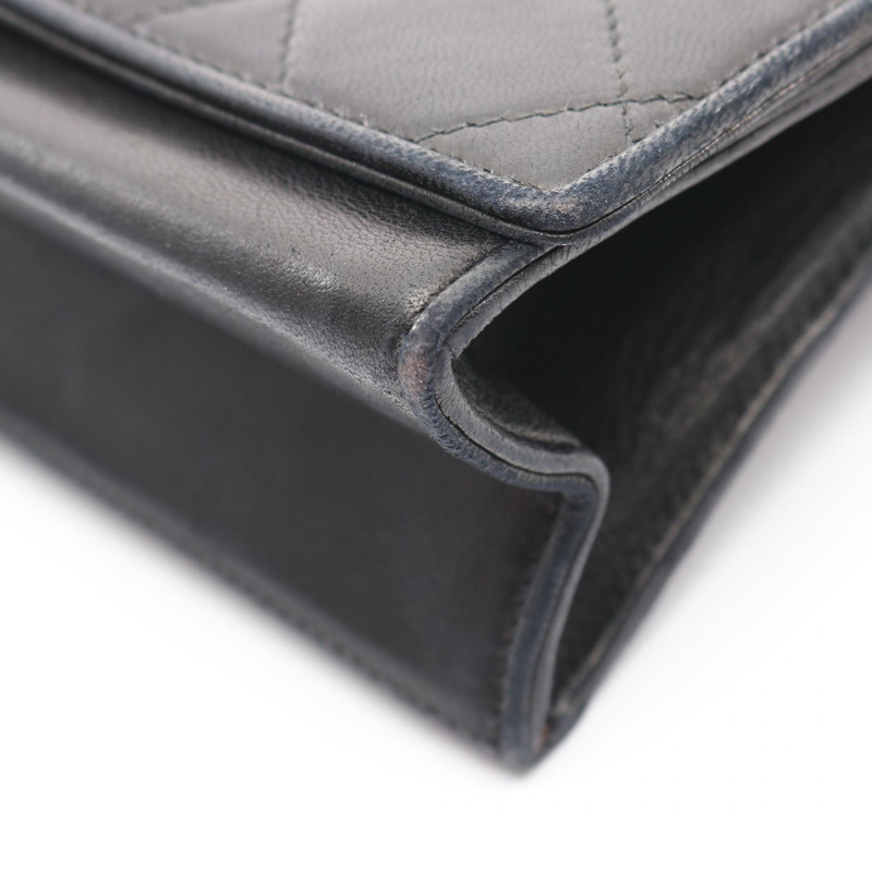 香奈兒 (CHANEL) 絎縫斜背包，羊皮材質，黑色，金色五金，二手女款-9