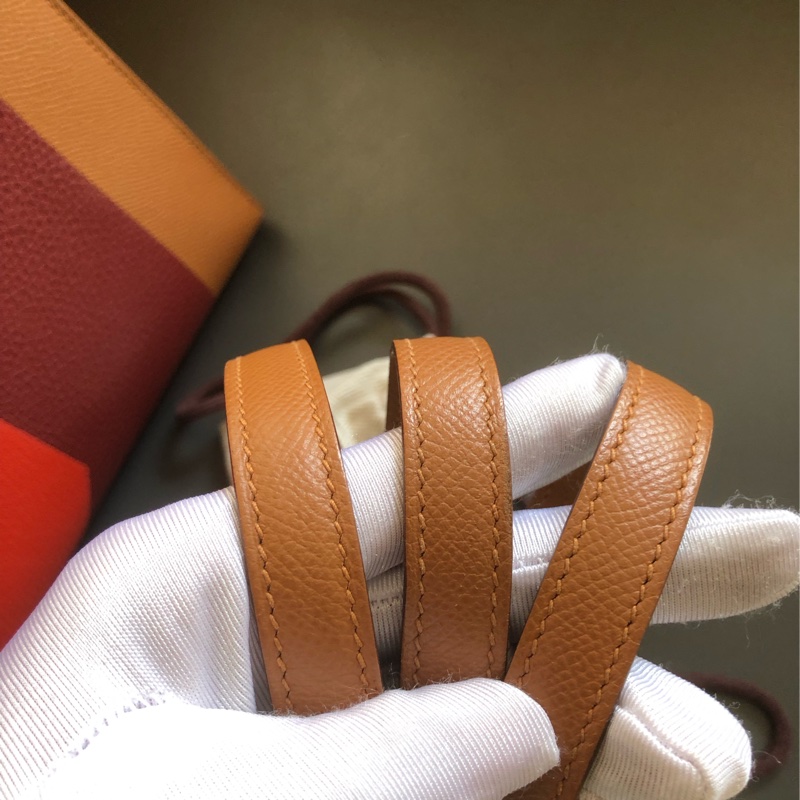 Hermes愛馬仕kelly28金棕色三拼皮限量D刻,最經典有辨識度的「H」超牛三拼皮無縫拼接工藝!-9