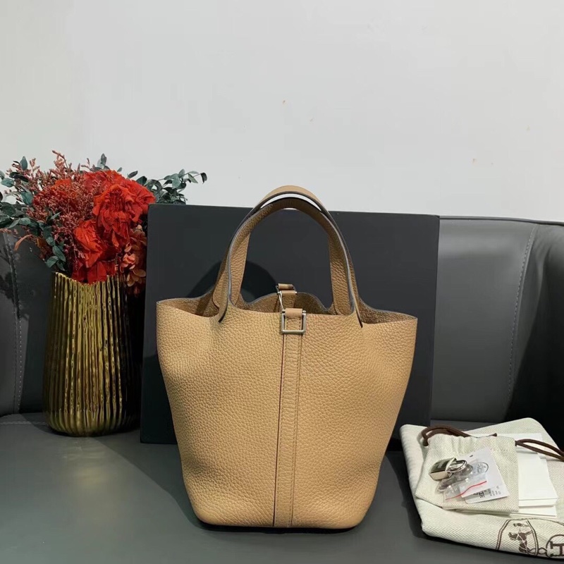 Hermes愛馬仕水桶18奶茶色tc皮銀扣Z刻 菜籃子-1