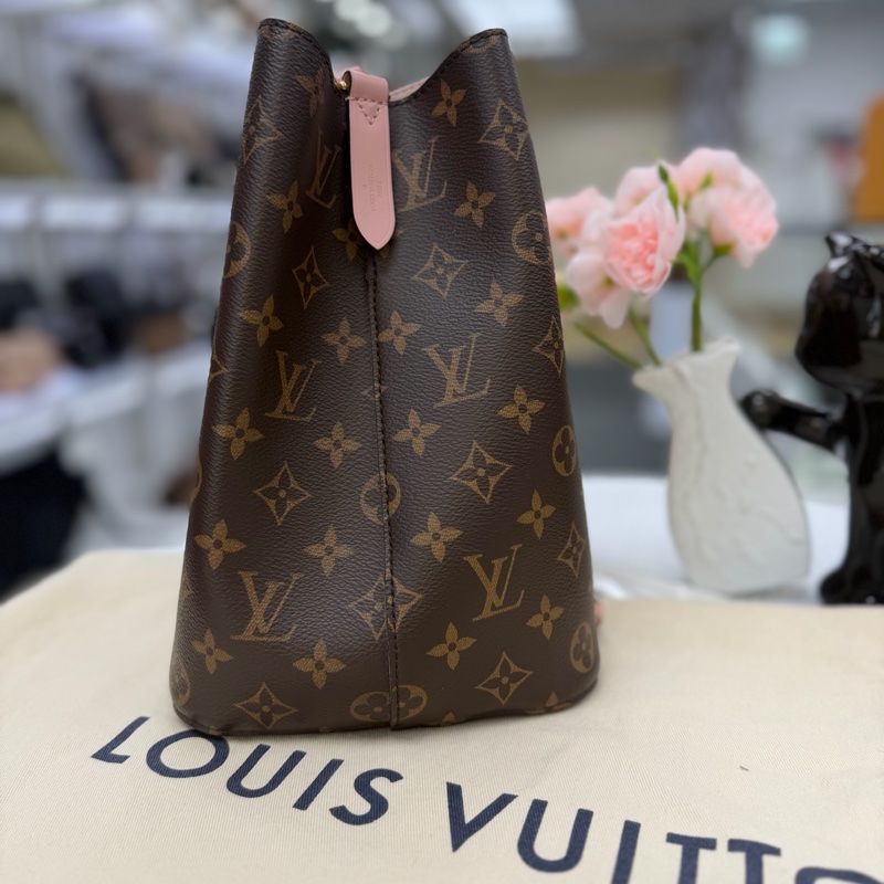 接近全新 98新 lv水桶包 M44022-3