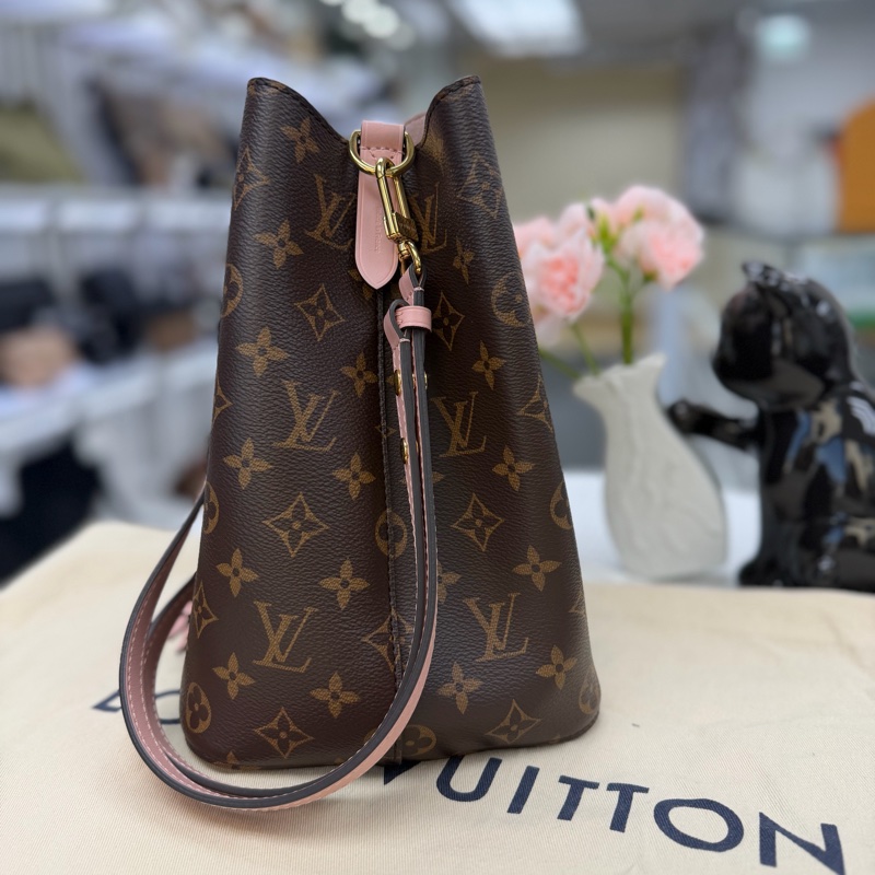 接近全新 98新 lv水桶包 M44022-4