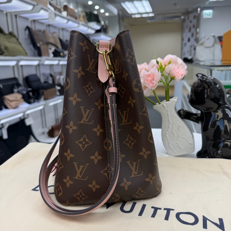 接近全新 98新 lv水桶包 M44022-6