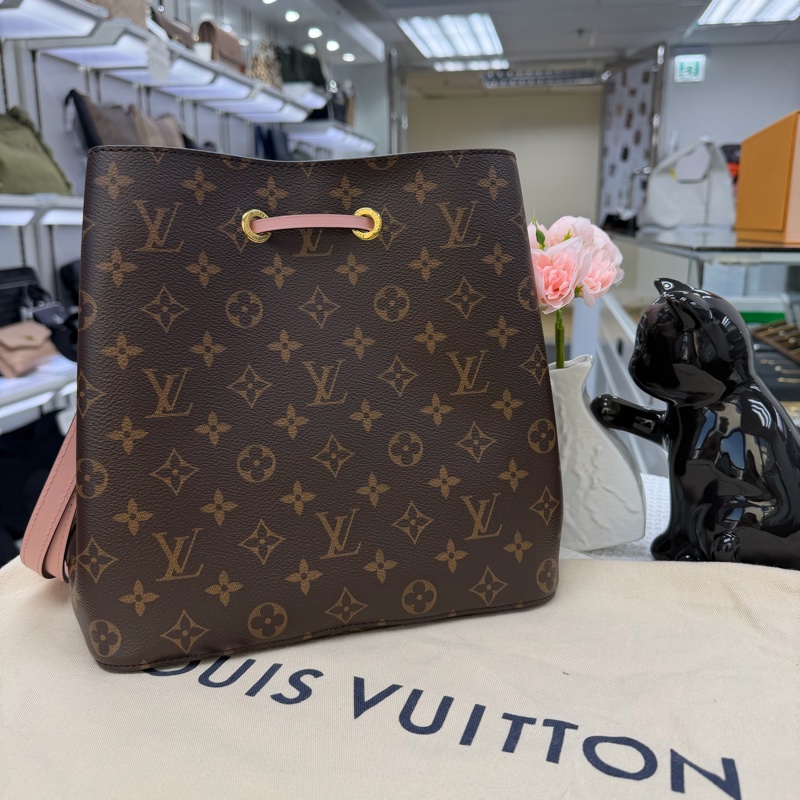 接近全新 98新 lv水桶包 M44022-7