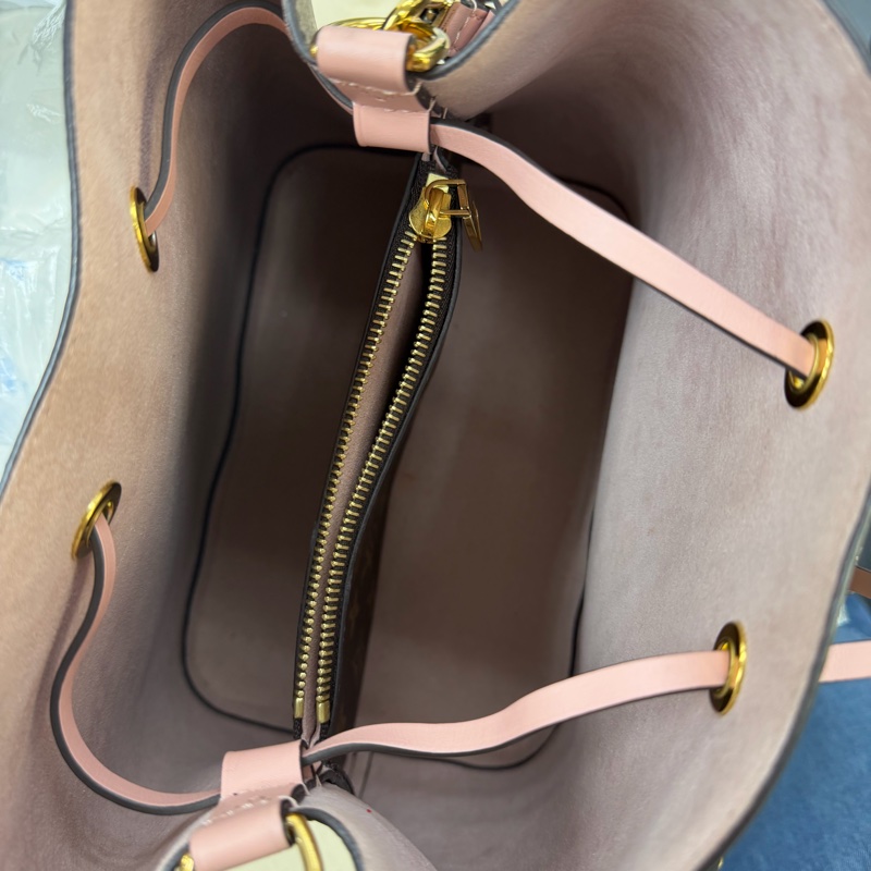 接近全新 98新 lv水桶包 M44022-8