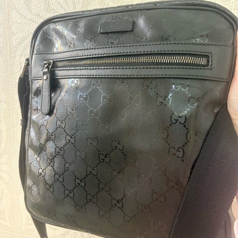 Gucci 黑色防水防刮記者包