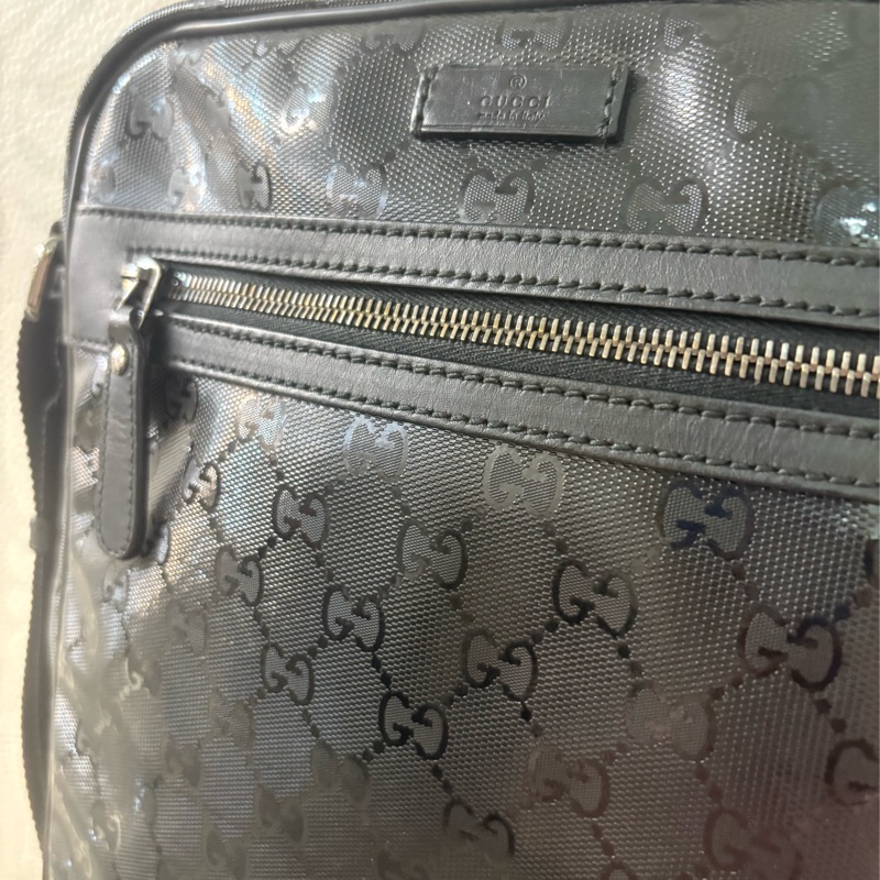 Gucci 黑色防水防刮記者包-1