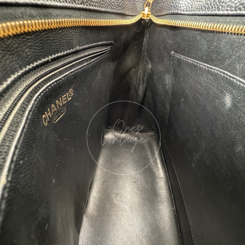 [Pre-owned] Chanel Black Caviar Vintage Medallion Tote Bag-12