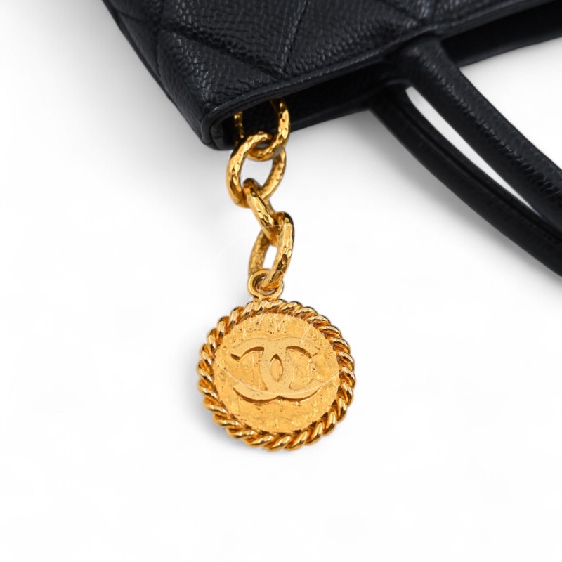 [Pre-owned] Chanel Black Caviar Vintage Medallion Tote Bag-14