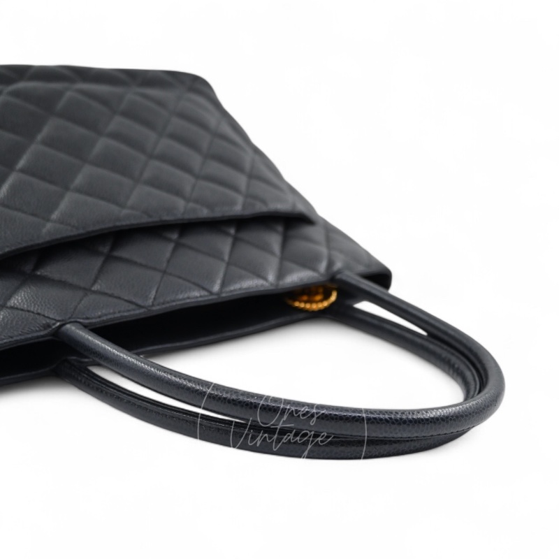 [Pre-owned] Chanel Black Caviar Vintage Medallion Tote Bag-18