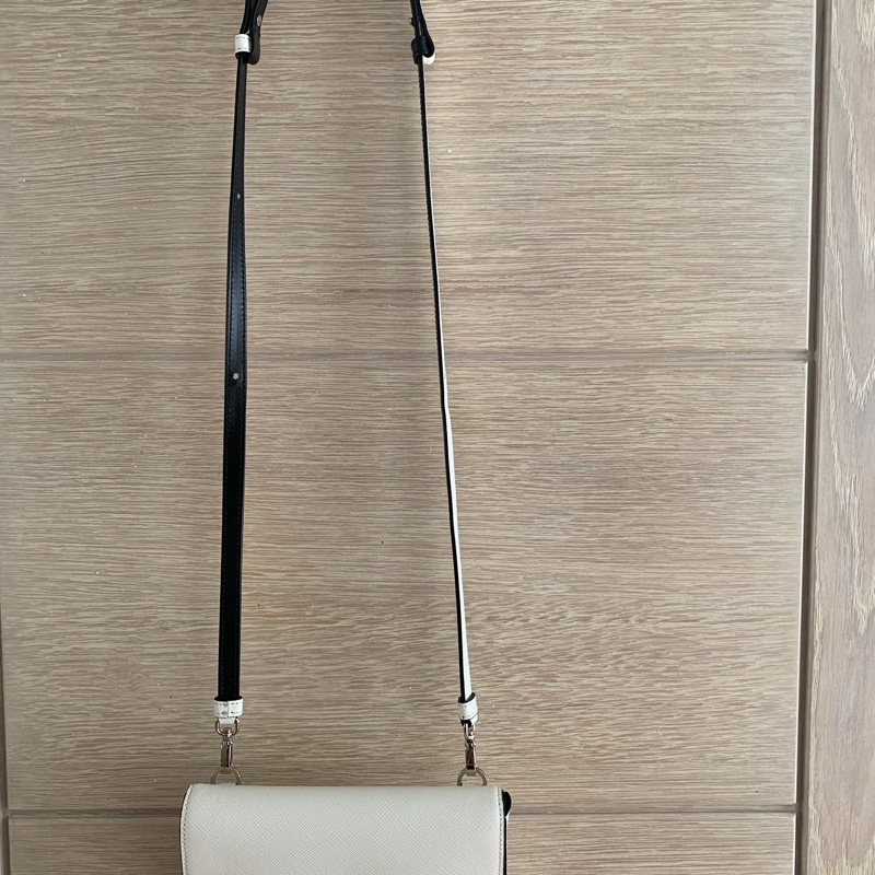 Prada Saffiano 皮革肩背包-5