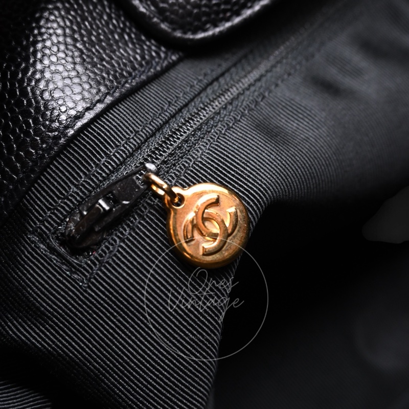 [Pre-owned] Chanel Black Caviar Supermodel Vintage Tote Bag-25