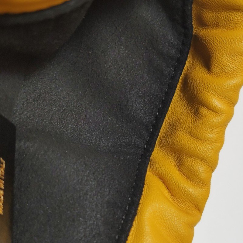 Fendi Pack羊皮字母Logo斜挎包單肩包-9