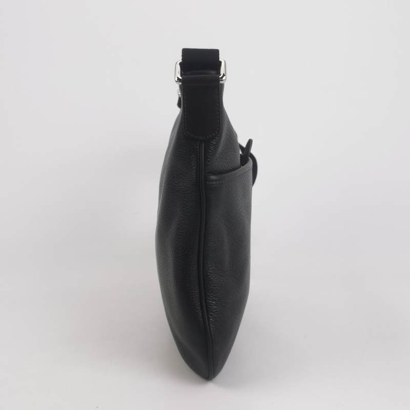 Loewe牛皮純色Logo壓紋拉鏈斜挎包-3