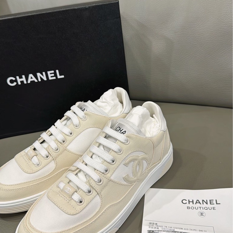 CHANEL 全新米白色布鞋38.5-5