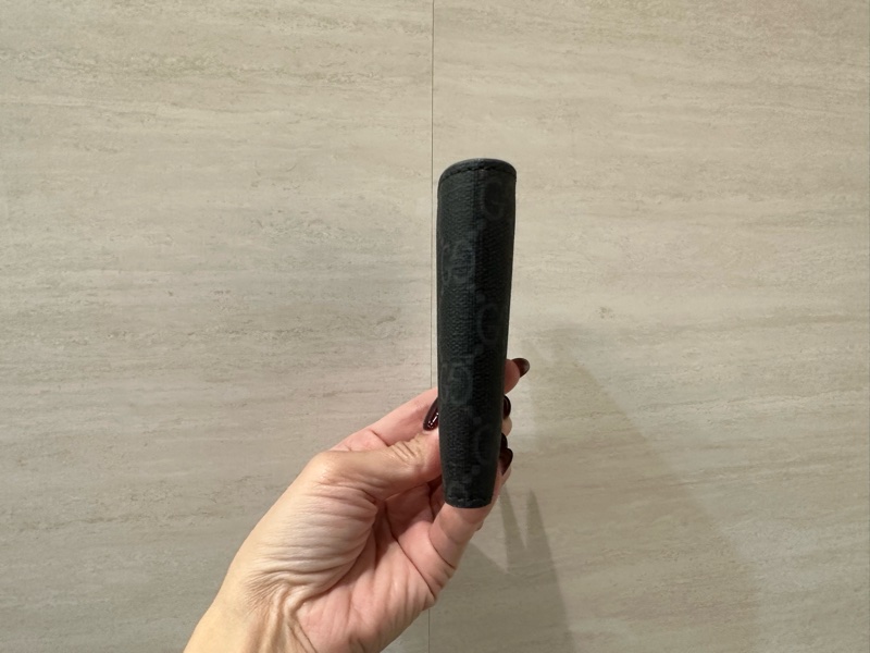 Gucci 黑灰PVC灰GG 8卡對開短夾-2