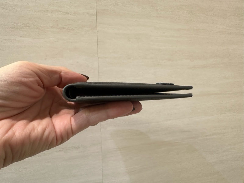 Gucci 黑灰PVC灰GG 8卡對開短夾-3