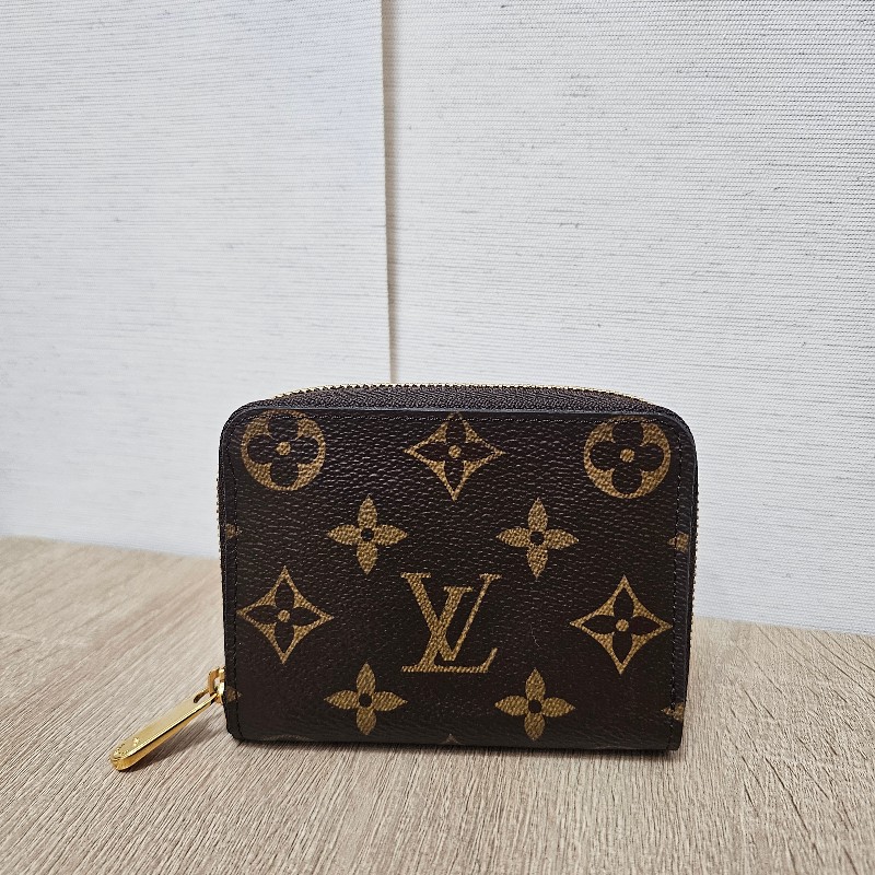 [LV銷量排名品項❣️] LV老花金釦拉鏈零錢卡包-1