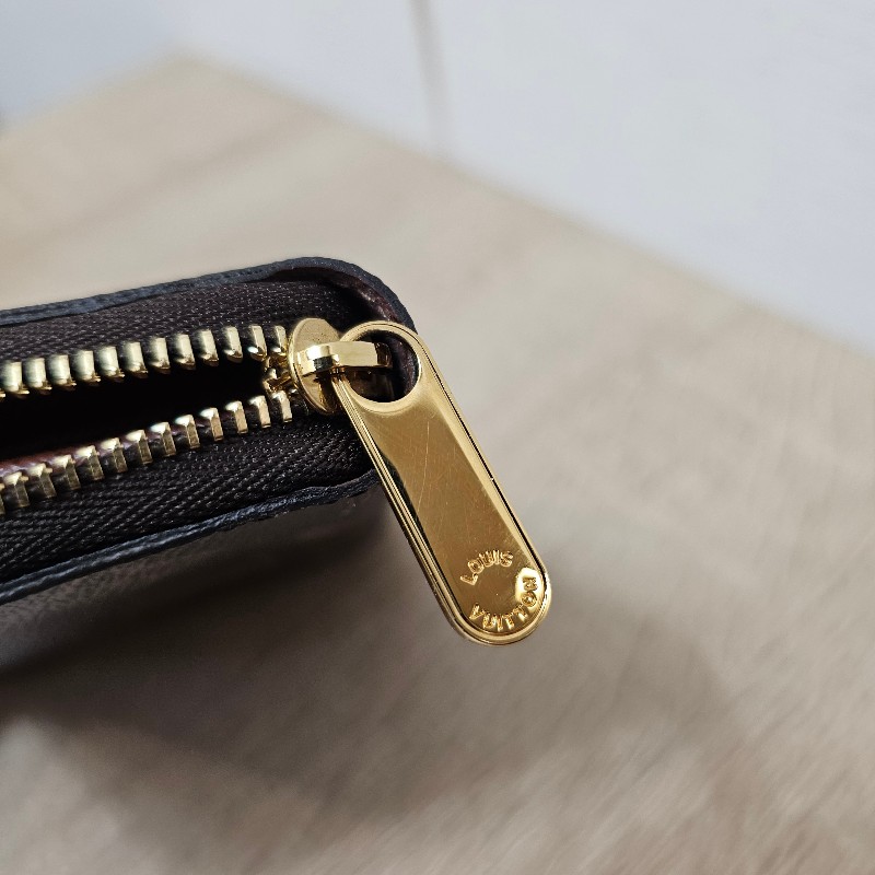 [LV銷量排名品項❣️] LV老花金釦拉鏈零錢卡包-14