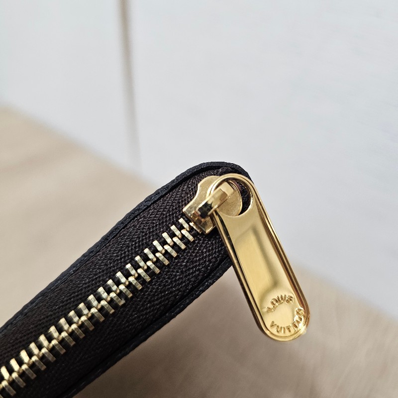 [LV銷量排名品項❣️] LV老花金釦拉鏈零錢卡包-15