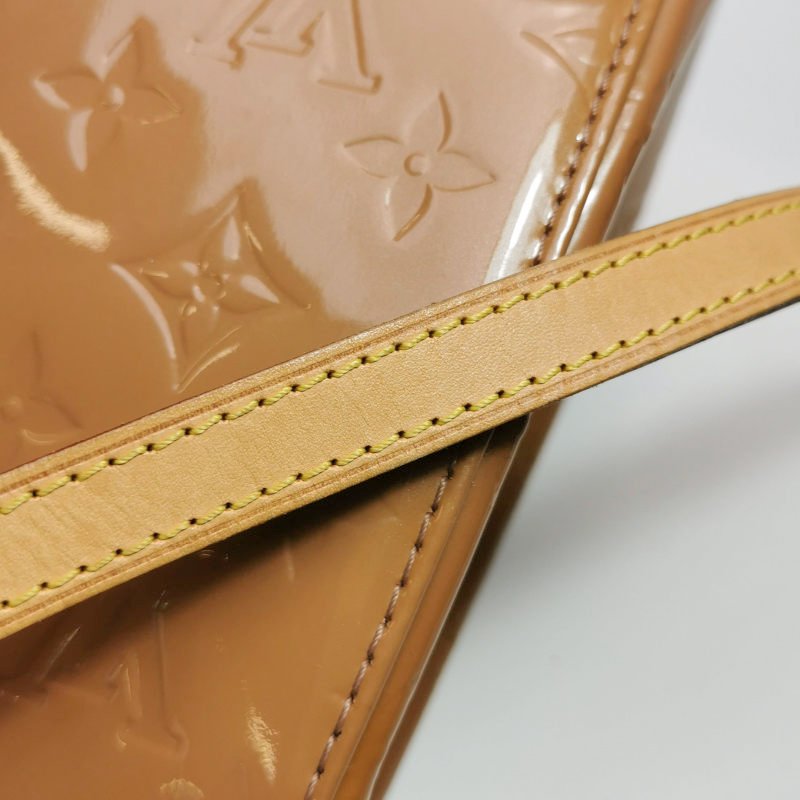 Louis Vuitton(LV)Brea醫生包中號植鞣革漆皮純色老花鉚釘裝飾單肩包-19