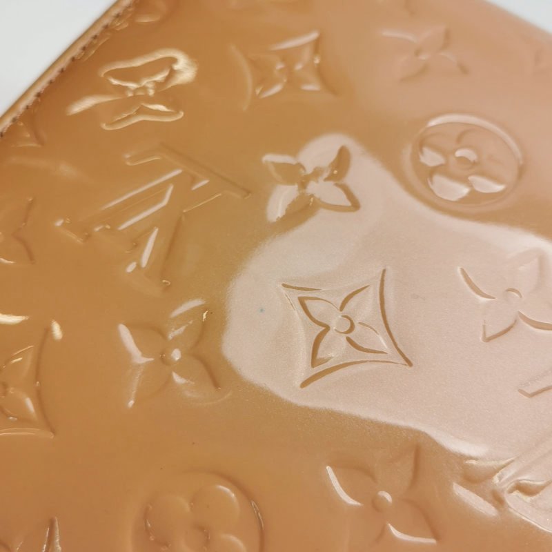 Louis Vuitton(LV)Brea醫生包中號植鞣革漆皮純色老花鉚釘裝飾單肩包-21