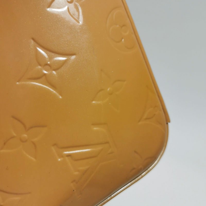 Louis Vuitton(LV)Brea醫生包中號植鞣革漆皮純色老花鉚釘裝飾單肩包-23