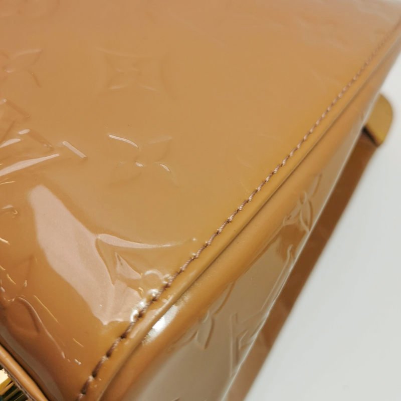 Louis Vuitton(LV)Brea醫生包中號植鞣革漆皮純色老花鉚釘裝飾單肩包-25