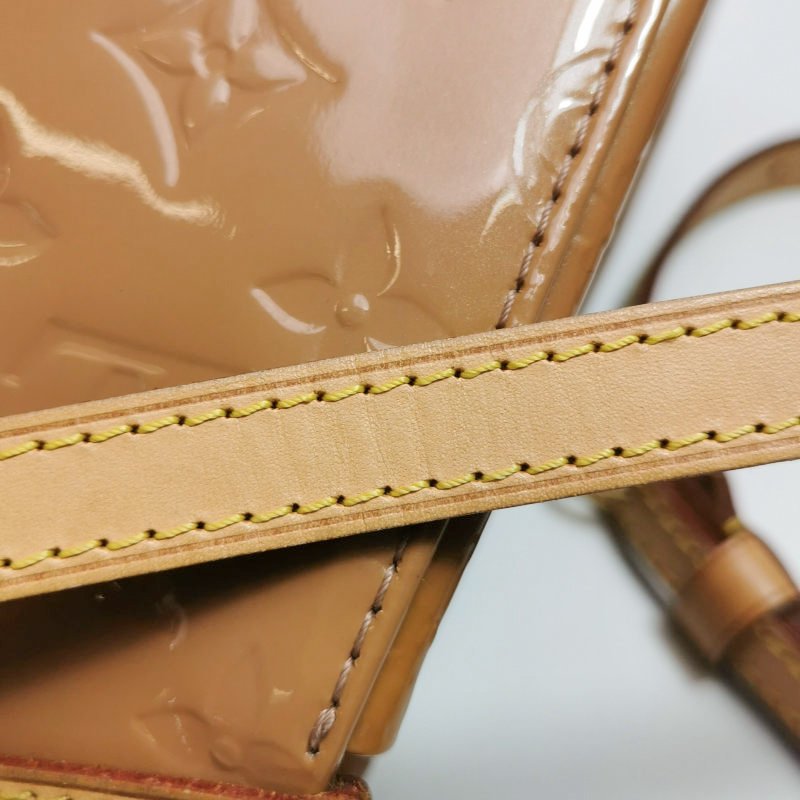 Louis Vuitton(LV)Brea醫生包中號植鞣革漆皮純色老花鉚釘裝飾單肩包-26