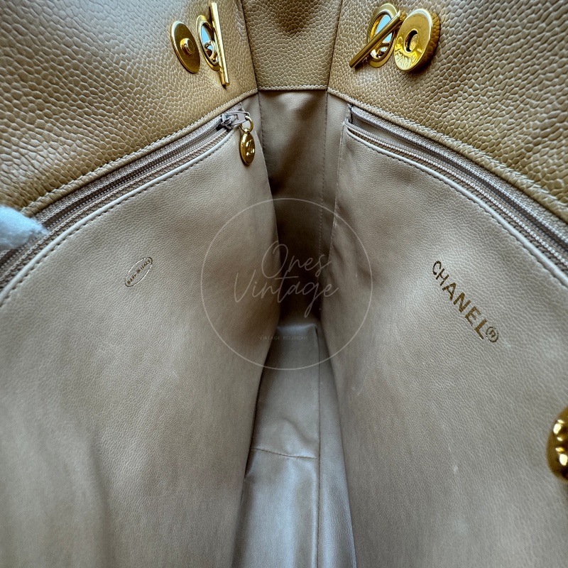 [Pre-owned] Chanel Beige Caviar CC Tote Bag-18
