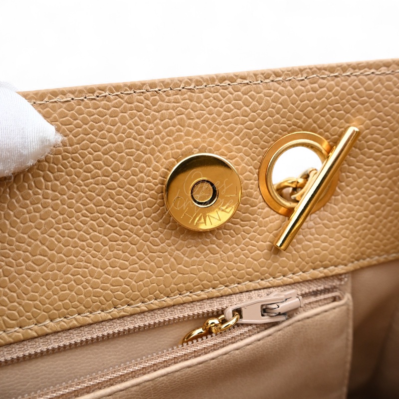 [Pre-owned] Chanel Beige Caviar CC Tote Bag-24