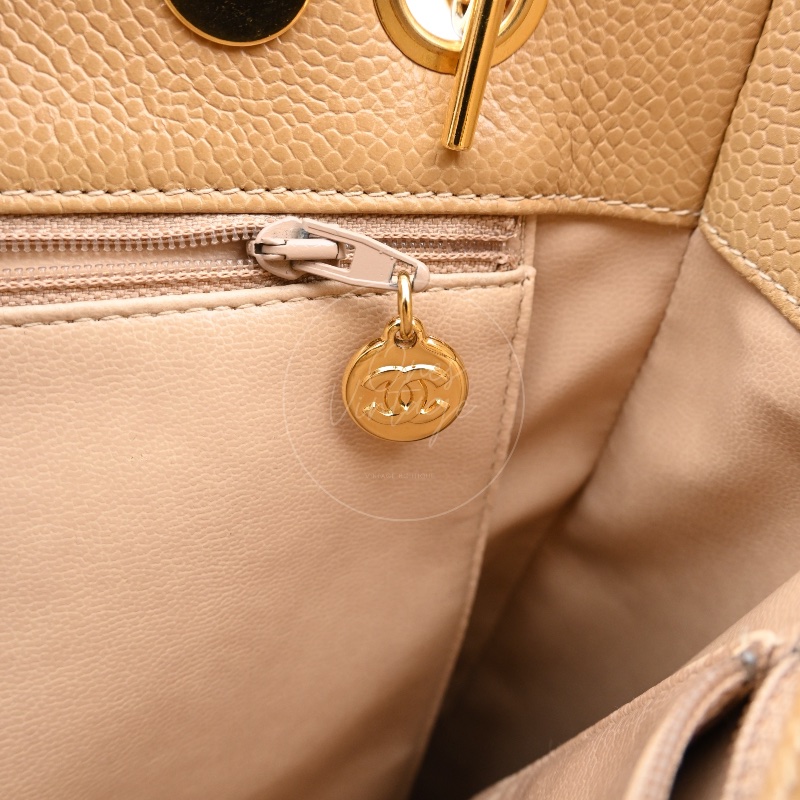 [Pre-owned] Chanel Beige Caviar CC Tote Bag-35