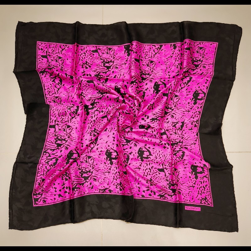 Gienchy 紀梵希黑邊桃色緹花絲巾-1