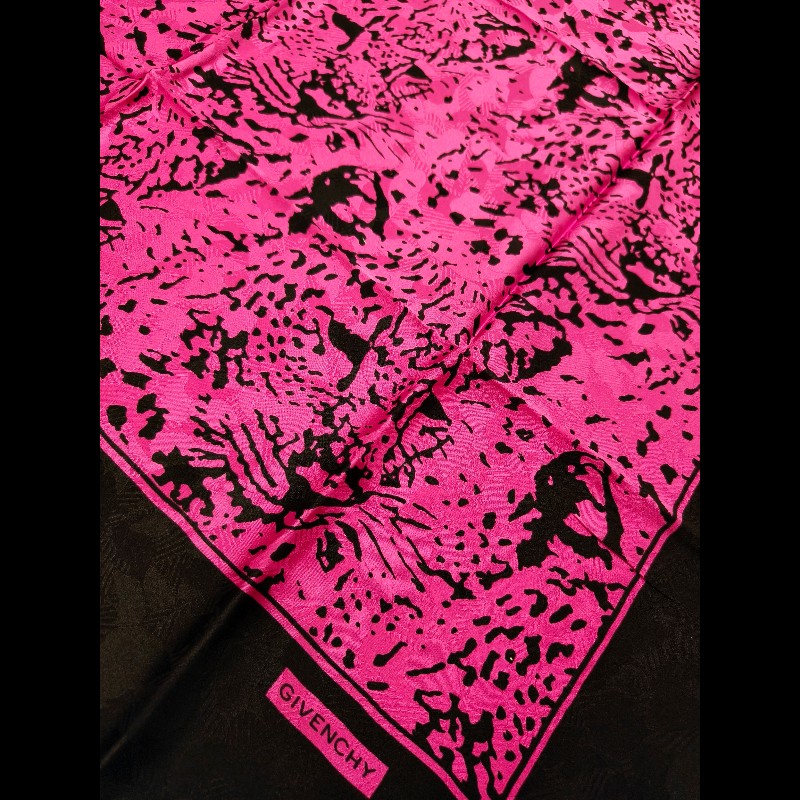 Gienchy 紀梵希黑邊桃色緹花絲巾-3