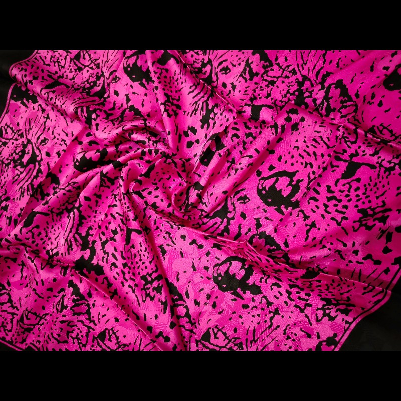 Gienchy 紀梵希黑邊桃色緹花絲巾-6