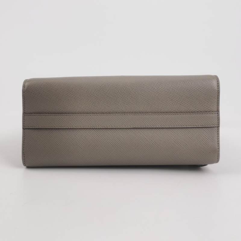 Prada牛皮純色字母Logo斜挎包單肩包-5