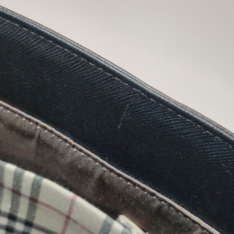 Burberry牛皮純色字母Logo手提包-9