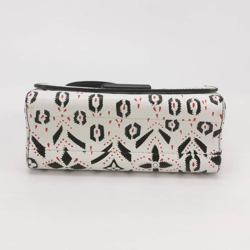 Louis Vuitton(LV)Twist中號牛皮紅點印花LV旋轉鎖扣斜挎包-5