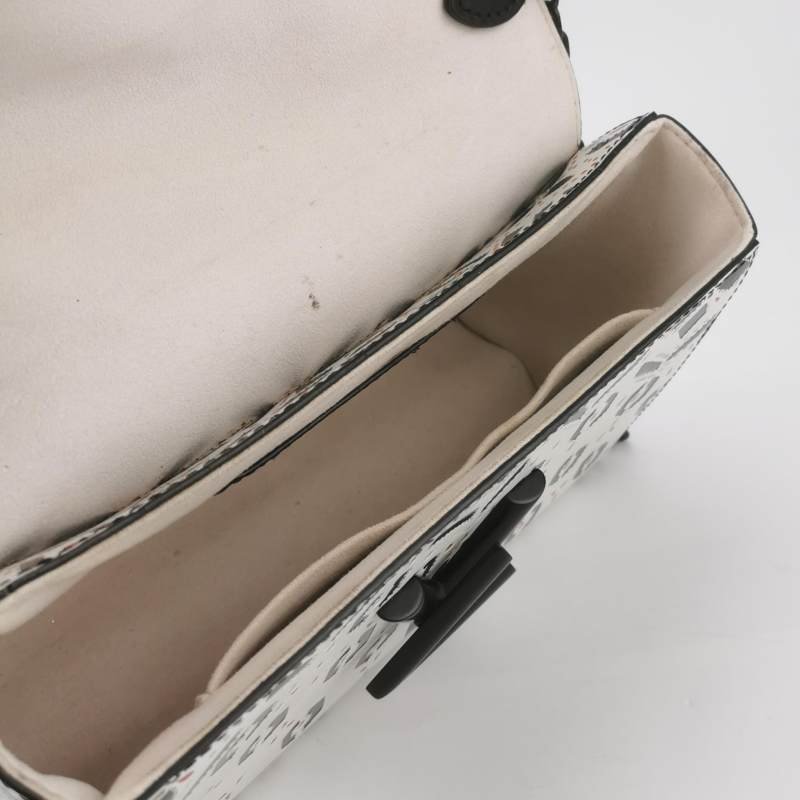 Louis Vuitton(LV)Twist中號牛皮紅點印花LV旋轉鎖扣斜挎包-6