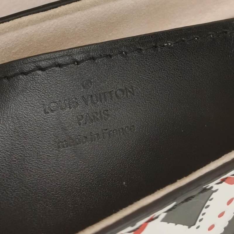 Louis Vuitton(LV)Twist中號牛皮紅點印花LV旋轉鎖扣斜挎包-7