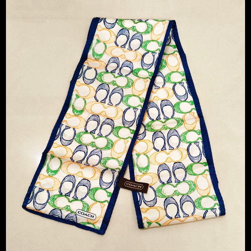 COACH 藍邊白底logo Twilly絲巾-5