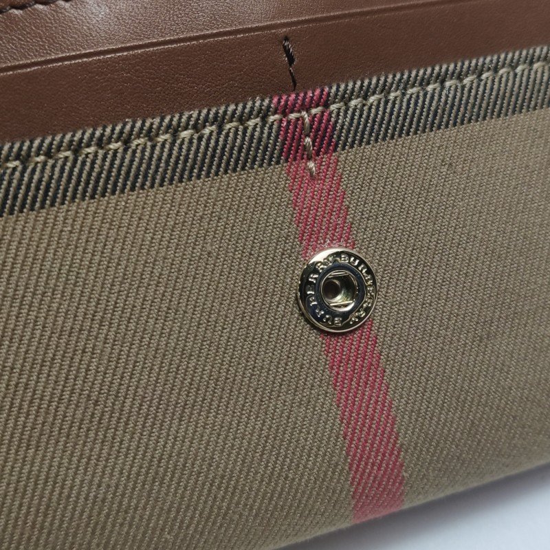 Burberry牛皮帆布拼色格紋字母Logo錢包-9