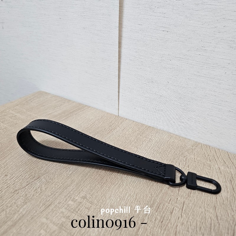 [少見配件品項☺️] LV黑牛皮消光黑釦掛飾/手腕帶-0