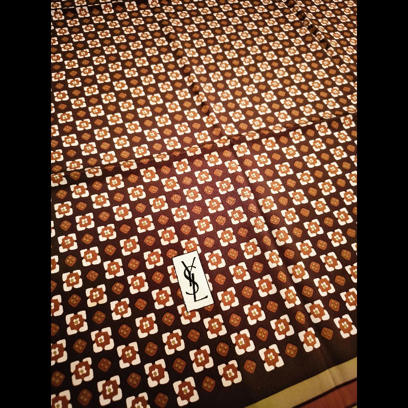 YSL 聖羅蘭咖色底幾何方塊花紋圍巾-2
