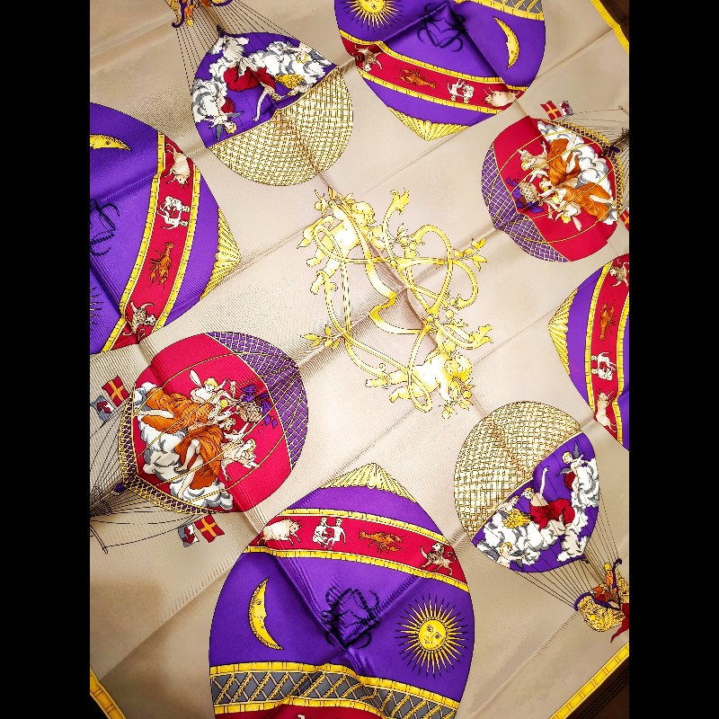 Loewe天使星座熱氣球絲巾🎀-3