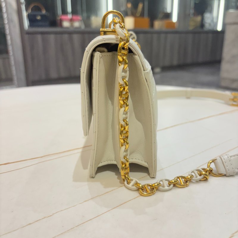 *SHIHNA名牌精品* Dior Miss Caro 迷你奶白色 藤格羊皮金鏈-3