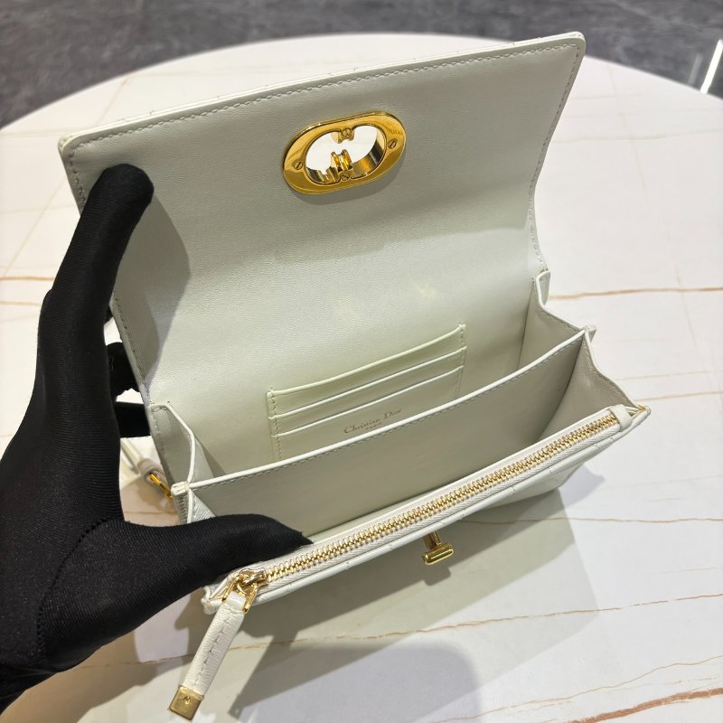 *SHIHNA名牌精品* Dior Miss Caro 迷你奶白色 藤格羊皮金鏈-6