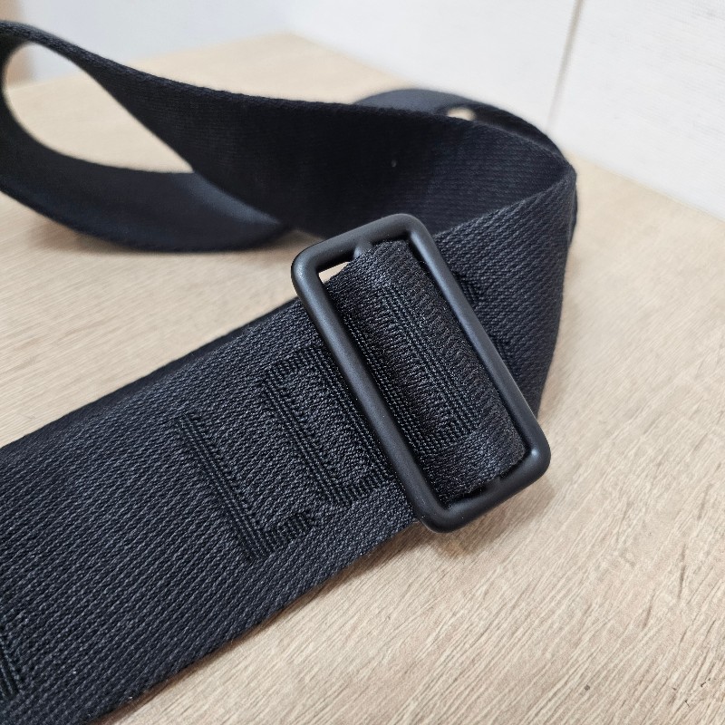 [全牛皮款🧧新年甜價] LV黑牛皮壓紋S-Lock黑釦肩斜背郵差包-18