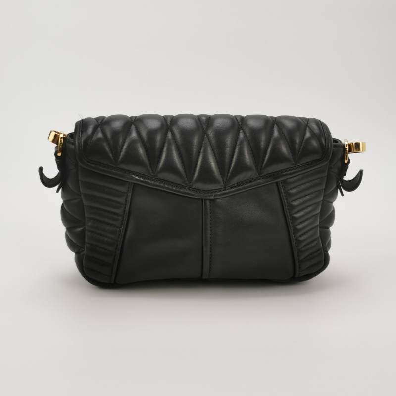 Miu Miu羊皮純色絎縫字母Logo金屬扣斜挎包單肩包-4